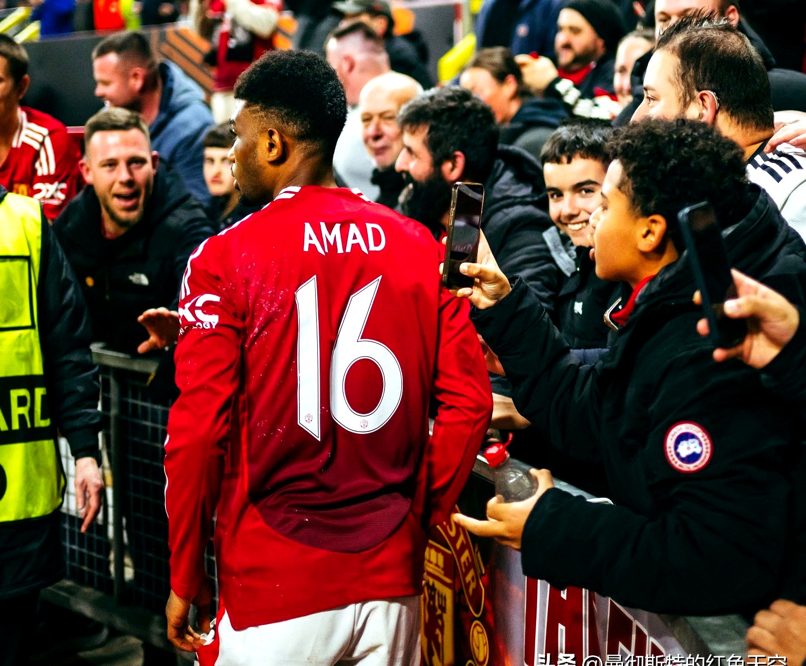 九游体育-关于切尔西训练开放日，转会期内部沟通引欢呼，英超在即，球队文化再被提及的信息