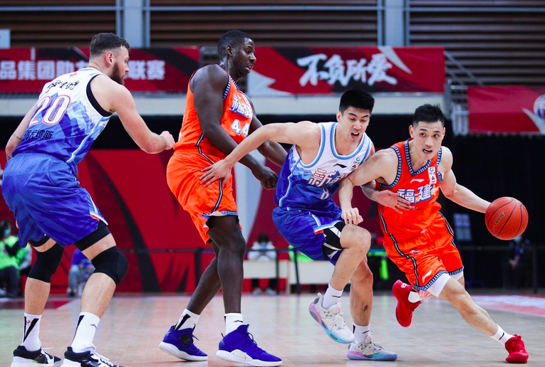 九游体育平台-里程碑夜！瓦伦西亚临场应变；CBA常规赛窗口期刷纪录；管理层满意；临场指挥获称赞的简单介绍