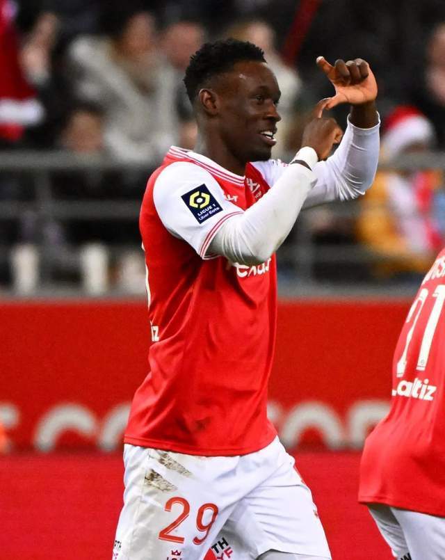 布莱顿关键时刻调整名单，志在法甲名次提升，更衣室稳定，年轻球员得到机会的简单介绍