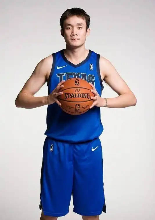 达拉斯独行侠清晨更衣室发声，志在CBA季后赛名次提升，媒体盛赞，资深球员宣示担当的简单介绍