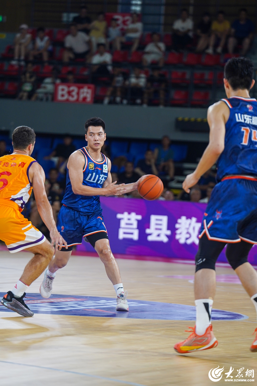 九游体育平台-包含NBA总决赛今晚走向成谜，山东男篮临场应变，球迷炸锅，更衣室氛围转暖的词条